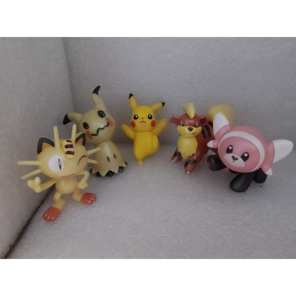 Lot of 4 Pokemon 2018-19 TOMY WCT Mini Figures + 1 Pikachu Pichu Jazwares 2021